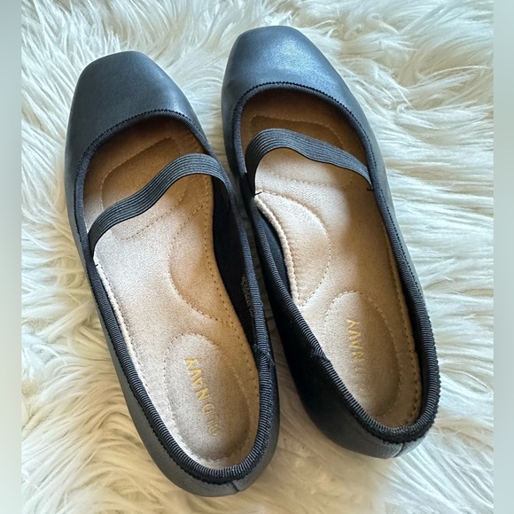 Old Navy Mary Jane flats - Picture 7 of 10